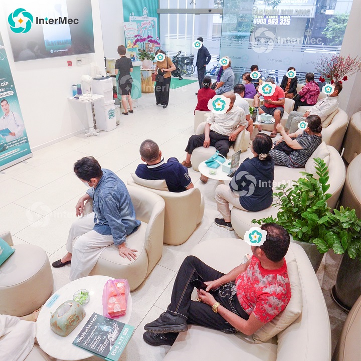 sảnh chờ rộng rãi